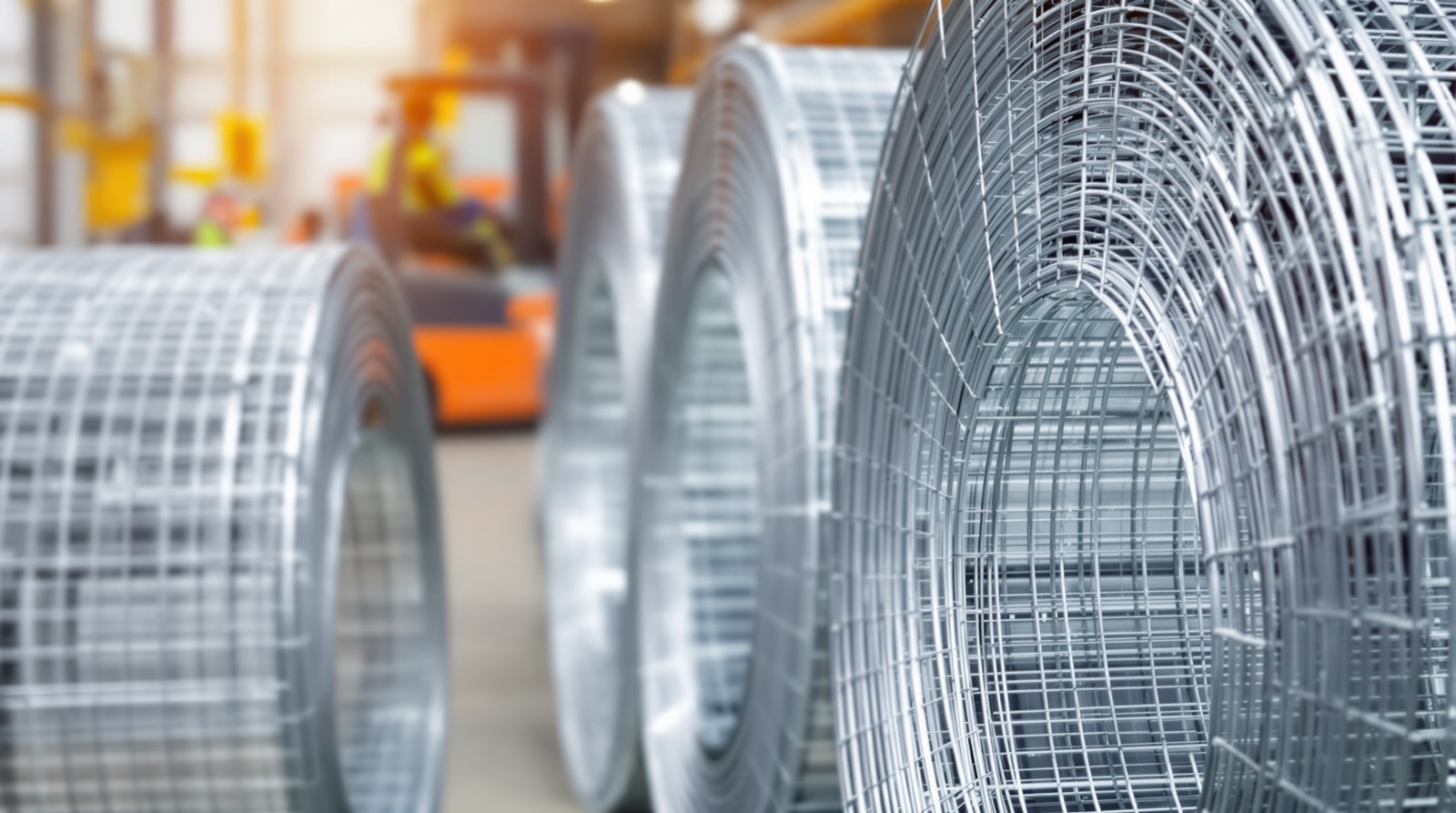 Rolls of galvanized welded iron wire mesh ready for container loading